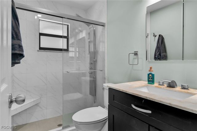 102 SE 42nd ST, Cape Coral, FL 33904