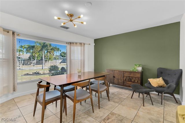 102 SE 42nd ST, Cape Coral, FL 33904