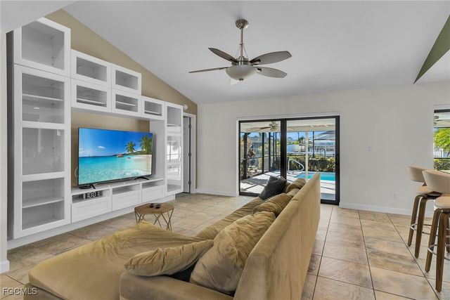 102 SE 42nd ST, Cape Coral, FL 33904