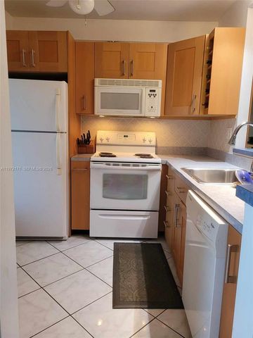 4801 NW 34th St 602, Lauderdale Lakes, FL 33319