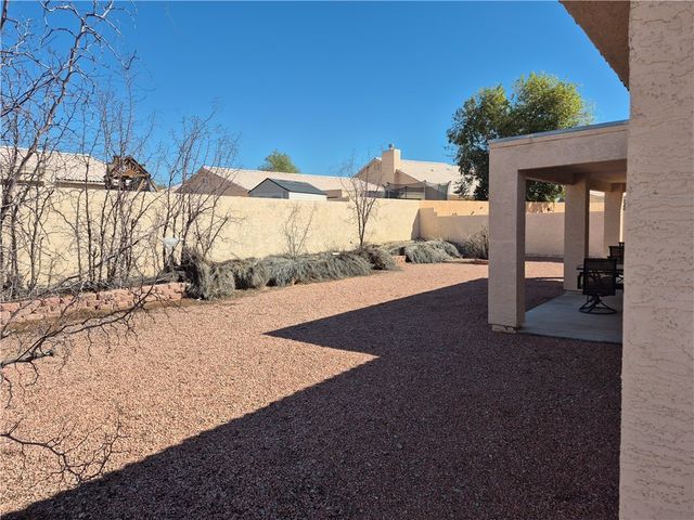 1929 E Emerald Lake Drive, Fort Mohave, AZ 86426