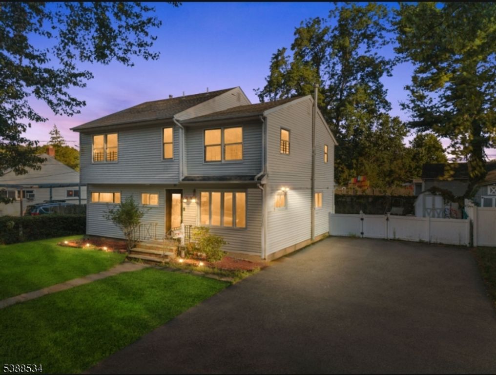 136 Haroldson Pl, Pompton Lakes Boro, NJ 07442