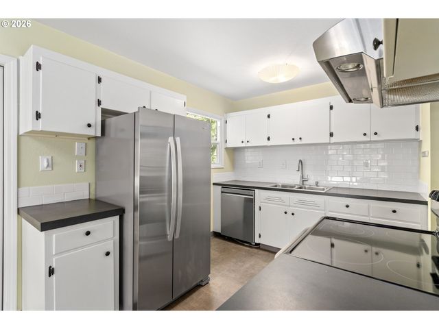 2811 N ARLINGTON Pl, Portland, OR 97217