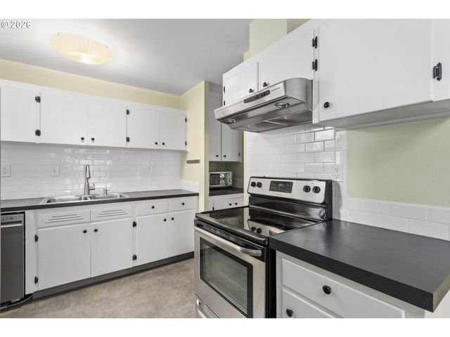 2811 N ARLINGTON Pl, Portland, OR 97217