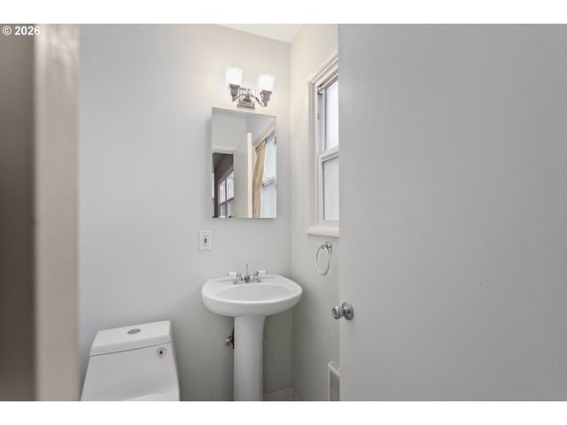 2811 N ARLINGTON Pl, Portland, OR 97217