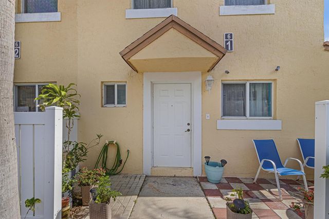 6631 Winfield Boulevard 1-6, Margate, FL 33063