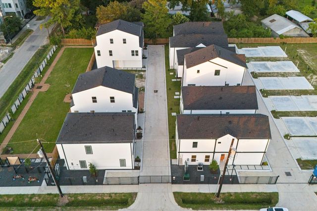 4754 Martin Hill Street, Houston, TX 77018