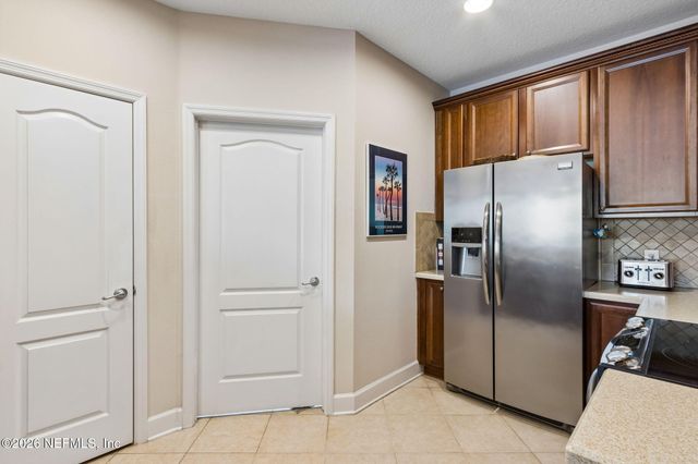 4480 DEERWOOD LAKE Parkway 626, Jacksonville, FL 32216