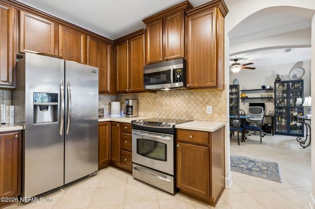 4480 DEERWOOD LAKE Parkway 626, Jacksonville, FL 32216