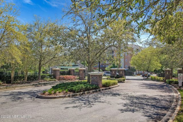 4480 DEERWOOD LAKE Parkway 626, Jacksonville, FL 32216