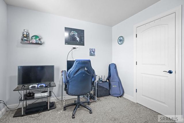 5380 E Buchanan Avenue, Iona, ID 83427