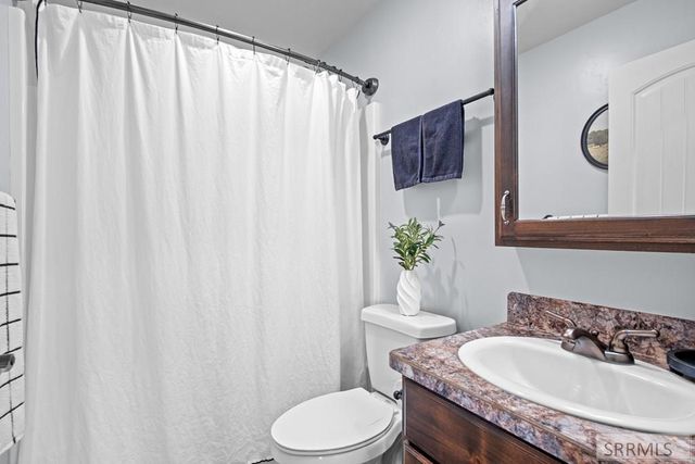 5380 E Buchanan Avenue, Iona, ID 83427