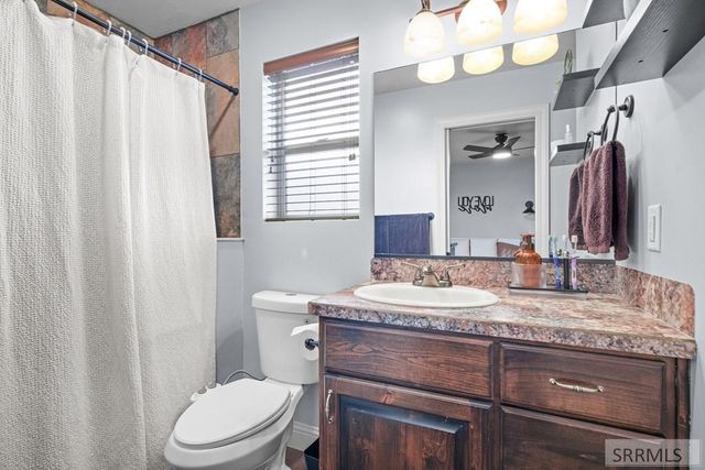 5380 E Buchanan Avenue, Iona, ID 83427