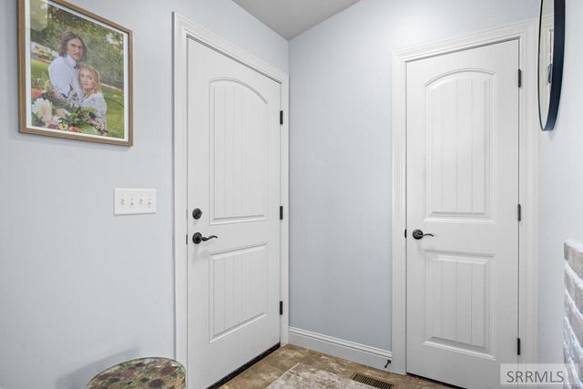 5380 E Buchanan Avenue, Iona, ID 83427