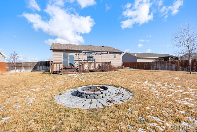 5380 E Buchanan Avenue, Iona, ID 83427