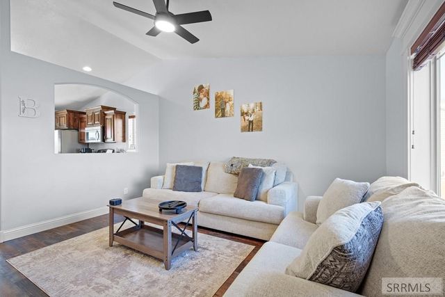 5380 E Buchanan Avenue, Iona, ID 83427