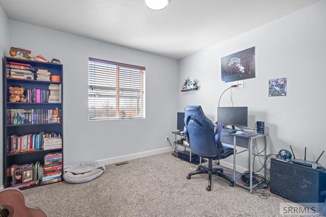 5380 E Buchanan Avenue, Iona, ID 83427