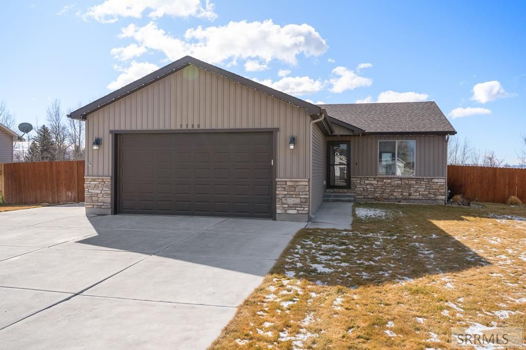 5380 E Buchanan Avenue, Iona, ID 83427