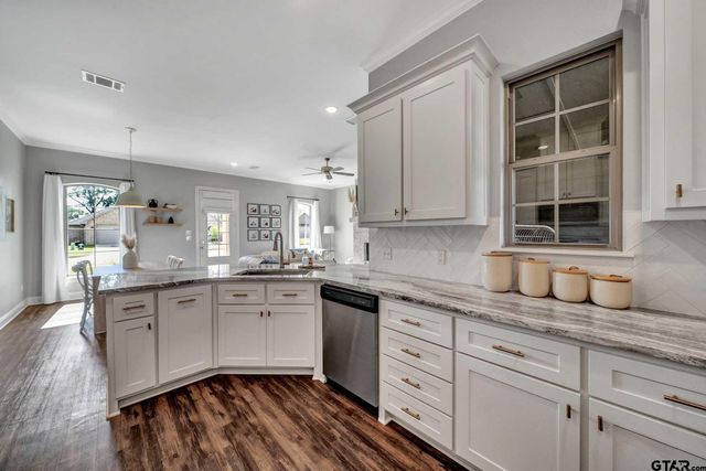 11308 Lindsey Garden Dr., Tyler, TX 75709