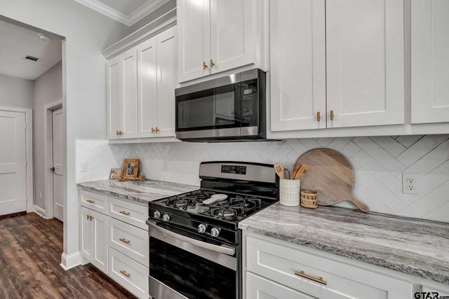 11308 Lindsey Garden Dr., Tyler, TX 75709