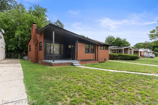 24300 Seneca Street, Oak Park, MI 48237