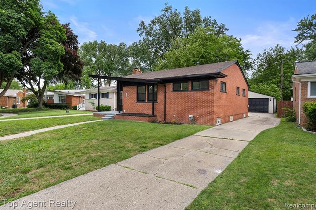 24300 Seneca Street, Oak Park, MI 48237