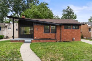 24300 Seneca Street, Oak Park, MI 48237