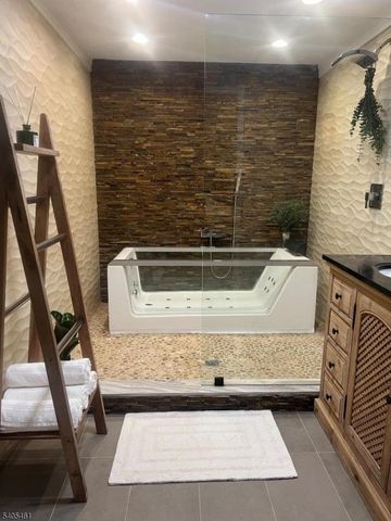 205 Davis Ave, Hackensack City, NJ 07601