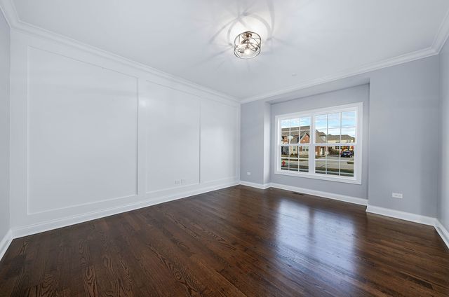 2004 Oldfield Road, Darien, IL 60561