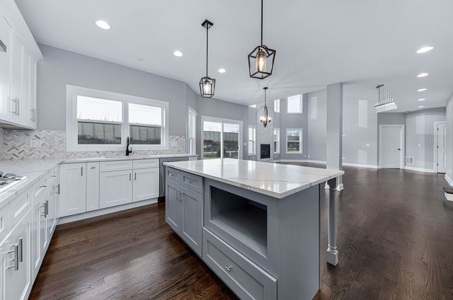 2004 Oldfield Road, Darien, IL 60561