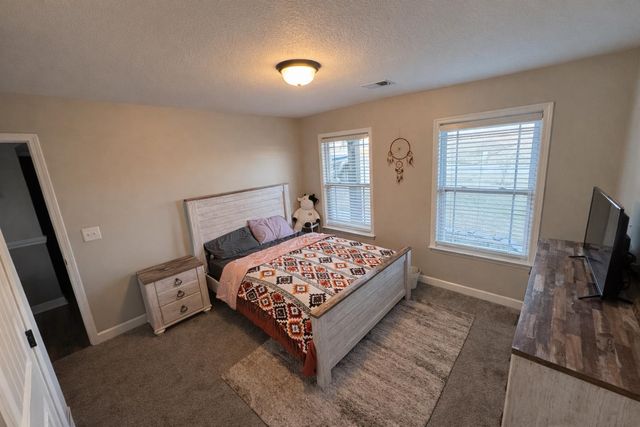 113 Thorn Creek Dr, Gaffney, SC 29341