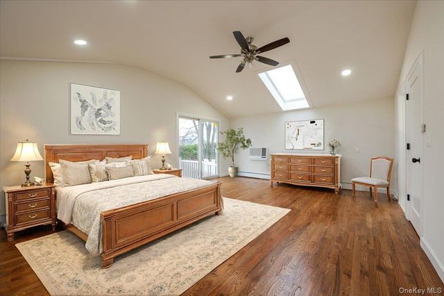 571 Center Dyre Avenue, West Islip, NY 11795