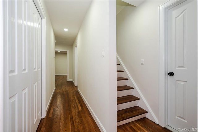 571 Center Dyre Avenue, West Islip, NY 11795