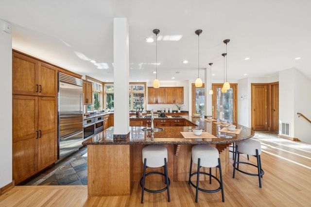 854 LEO WAY, Oakland, CA 94611