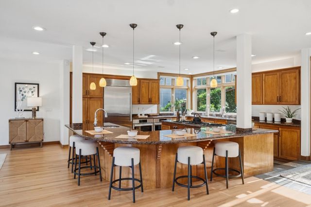 854 LEO WAY, Oakland, CA 94611