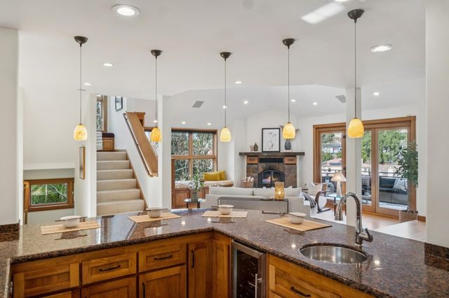 854 LEO WAY, Oakland, CA 94611