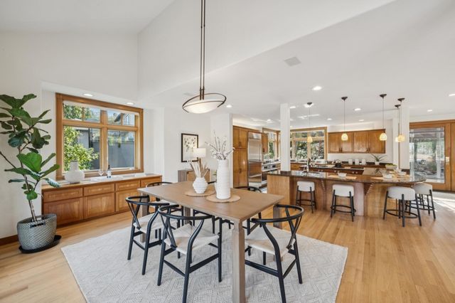 854 LEO WAY, Oakland, CA 94611