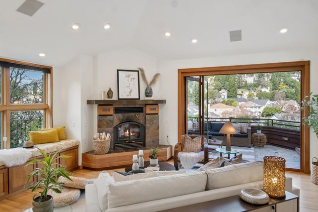 854 LEO WAY, Oakland, CA 94611