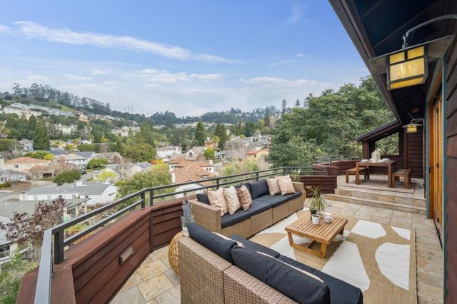 854 LEO WAY, Oakland, CA 94611