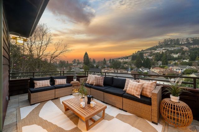 854 LEO WAY, Oakland, CA 94611