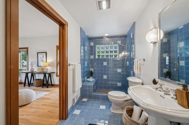 854 LEO WAY, Oakland, CA 94611