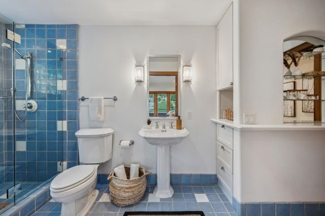 854 LEO WAY, Oakland, CA 94611