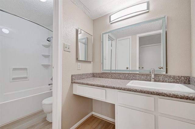 12550 Whittington Drive 610, Houston, TX 77077