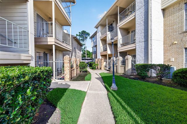 12550 Whittington Drive 610, Houston, TX 77077