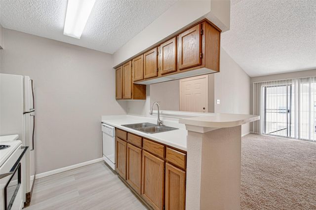 12550 Whittington Drive 610, Houston, TX 77077