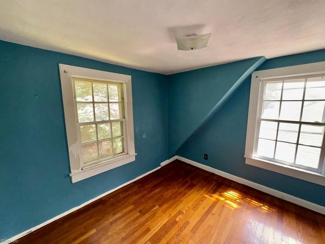 1307 Perry ST, Chesapeake, VA 23324