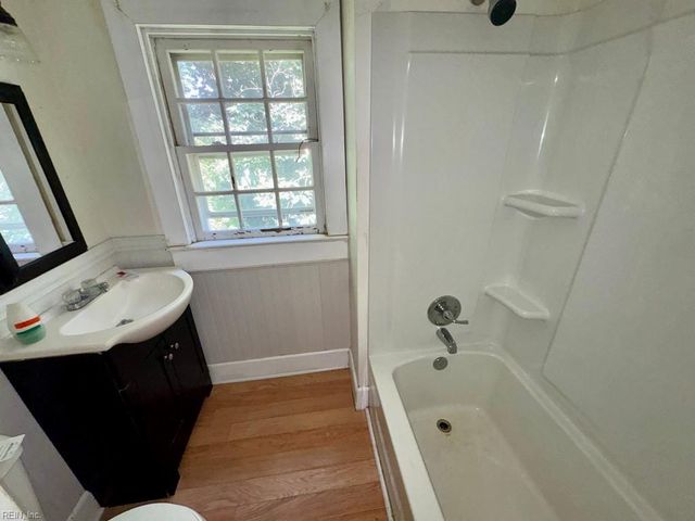 1307 Perry ST, Chesapeake, VA 23324