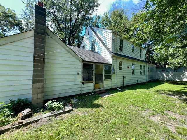 1307 Perry ST, Chesapeake, VA 23324