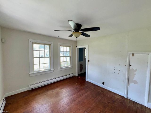 1307 Perry ST, Chesapeake, VA 23324