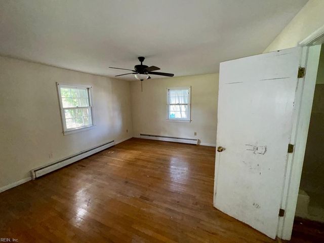 1307 Perry ST, Chesapeake, VA 23324